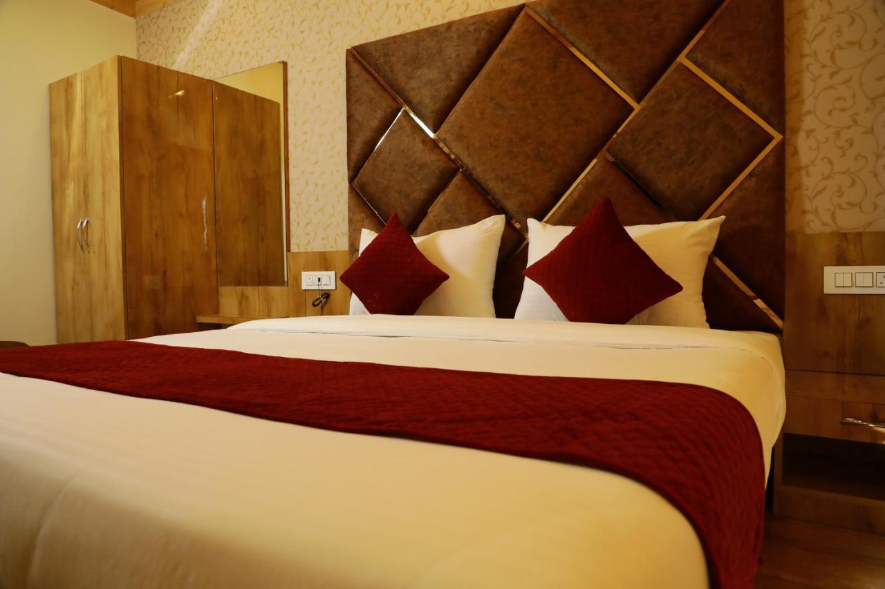 Bed and Breakfast Dee Ess Residency Шимла Экстерьер фото